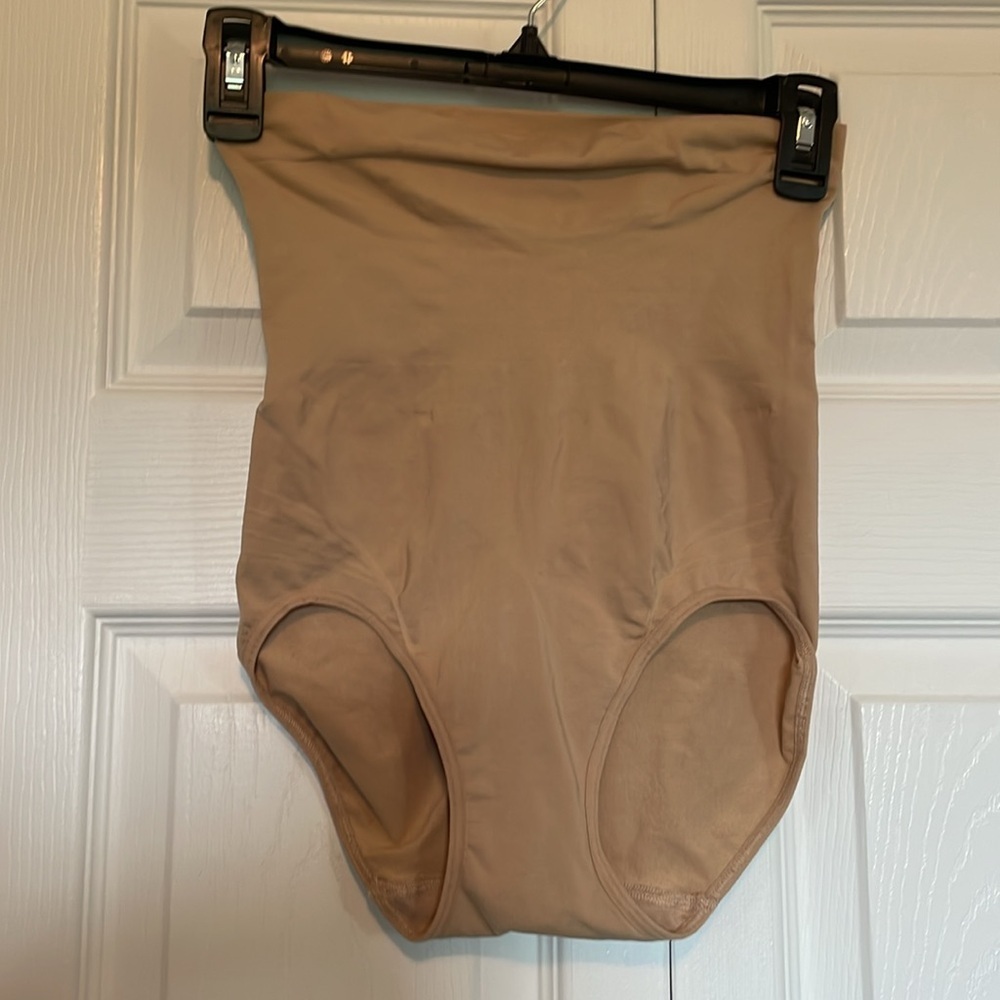 Women’s M Control It tummy shape ware. Nude beige 29% elastane high waist.